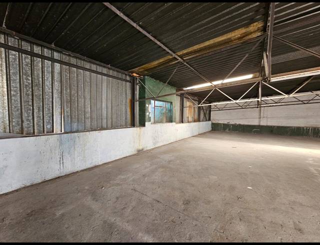 256M² WAREHOUSE TO LET IN MALVERN